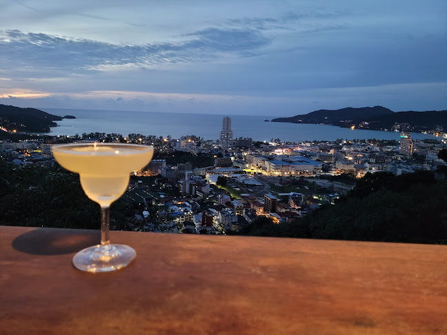 Opinii despre ป่าตอง ซันเซ็ท วิว เรสเตอร์รอง în อำเภอกะทู้ - การบริการอาหารและที่พัก