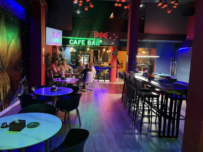 Pot Hole Bar - การบริการอาหารและที่พัก