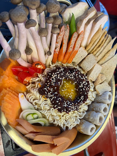 512/8 ถ. ชยางกูร เมือง อุบลราชธานี 34000