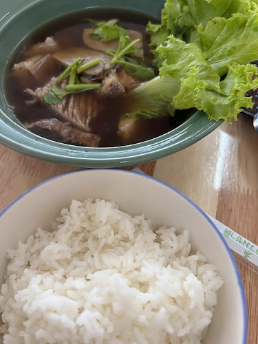 Opinii despre ร้านเนื้อตุ๋นท่านเปา [宝哥牛肉店] în อำเภอบางละมุง - การบริการอาหารและที่พัก