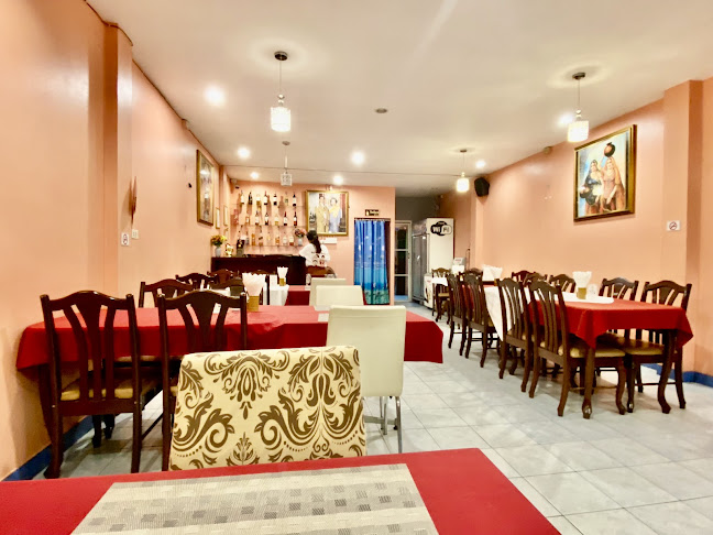 Opinii despre Suraj Indian Restaurant Kamala în อำเภอกะทู้ - การบริการอาหารและที่พัก
