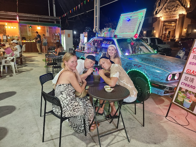 2FA Classic Car Bar Cocktail