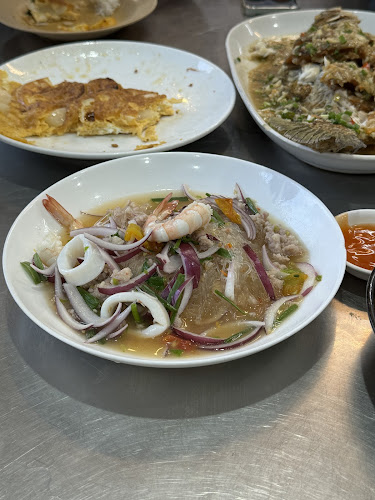 Opinii despre 两合发饭店 în อำเภอหาดใหญ่ - การบริการอาหารและที่พัก