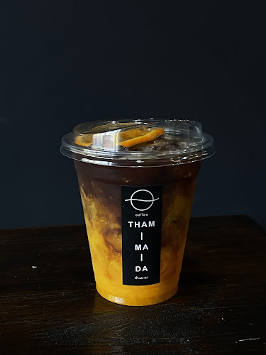 คอฟฟี่​ (หน้าอนุสาวรีย์ย่าโม) - การบริการอาหารและที่พัก