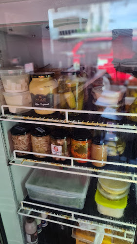 71 1 ถ. ปฏิพัทธิ์ ตำบลตลาดเหนือ อำเภอเมืองภูเก็ต ภูเก็ต 83000