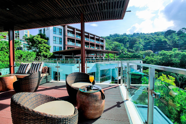 Breeze Pool Bar - อำเภอกะทู้