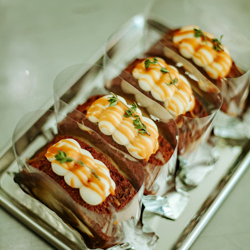 Moon Bakeshop - การบริการอาหารและที่พัก