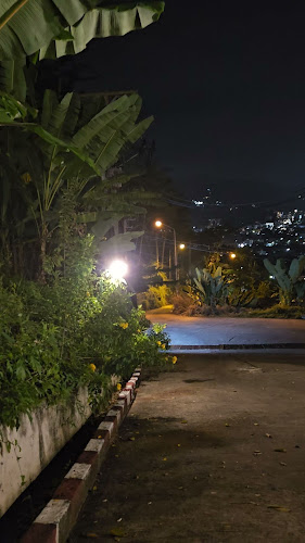 Opinii despre No.6 Restaurant Up The Hill în อำเภอกะทู้ - การบริการอาหารและที่พัก