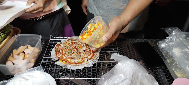 Nai Tong Thai Chicken Noodle Shop - การบริการอาหารและที่พัก