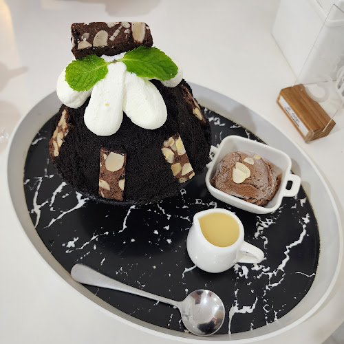 Midnight Dessert - ของหวานเที่ยงคืน - การบริการอาหารและที่พัก