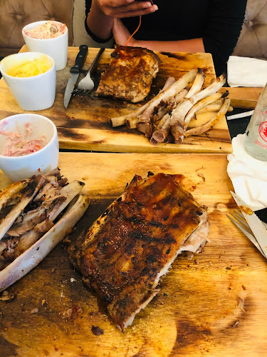 Livv Cafe' & Restaurant Pattaya - อำเภอบางละมุง