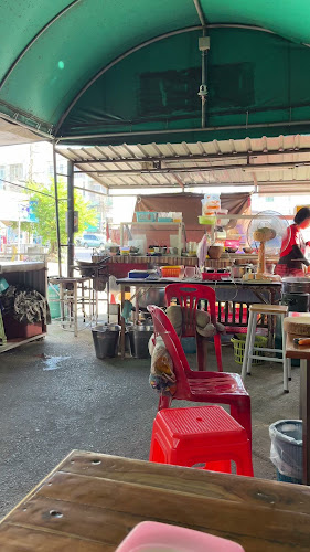 Opinii despre ก๋วยเตี๋ยวไทยต้มยำแม่เมย în เมือง - การบริการอาหารและที่พัก