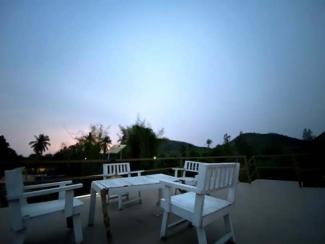 Comentarii opinii despre James Jr. Farmhouse