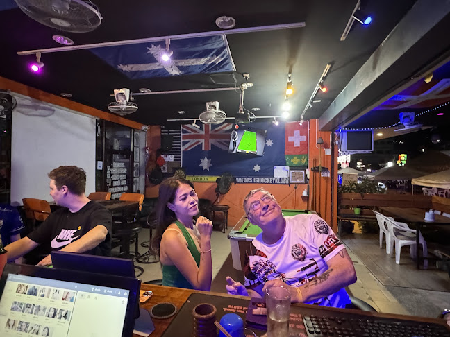 Patong tattoo bar2 ป่าตองแทททู - การบริการอาหารและที่พัก