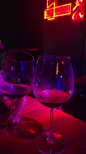 PATTERN Cozy Bar - การบริการอาหารและที่พัก