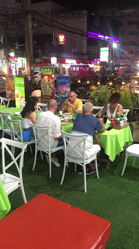 Opinii despre THE NEW Restaurant în อำเภอกะทู้ - การบริการอาหารและที่พัก