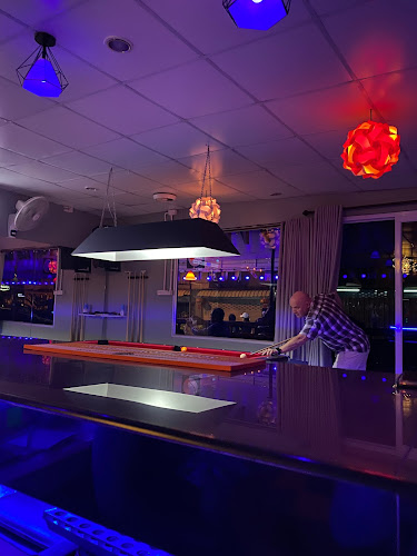 เดอะ บาร์ - การบริการอาหารและที่พัก