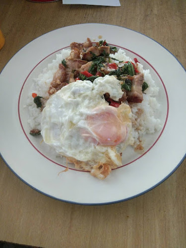 Comentarii opinii despre ร้านอาหารตามสั่งบุญชิต(ร้านลับในใจ)