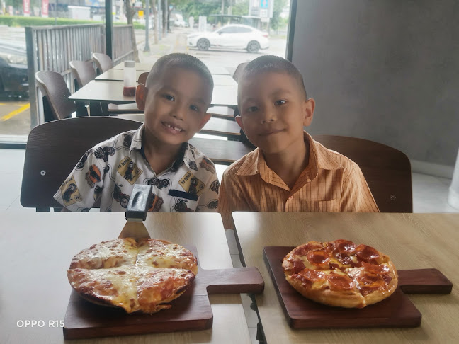 The pizza company the one park ลาดปลาดุก