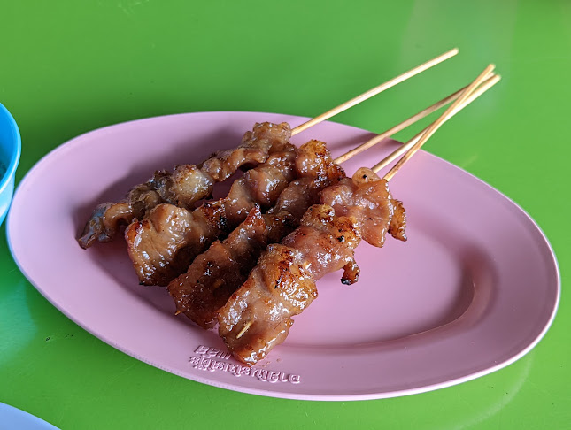 Opinii despre ศูนย์รวมอาหารอิสลามแยกทางรถไฟ พัทยา în อำเภอบางละมุง - การบริการอาหารและที่พัก