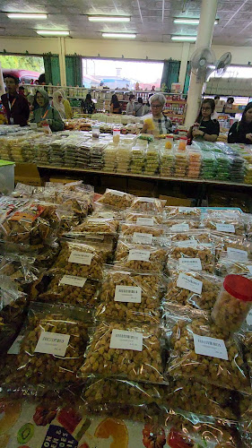 Ranu Kohyo - การบริการอาหารและที่พัก