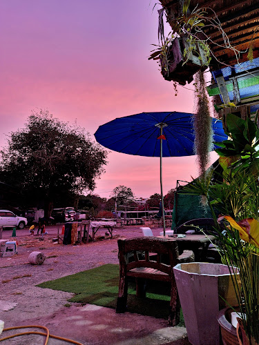 Ruay wai Kitchen ครัวรวยไว - การบริการอาหารและที่พัก