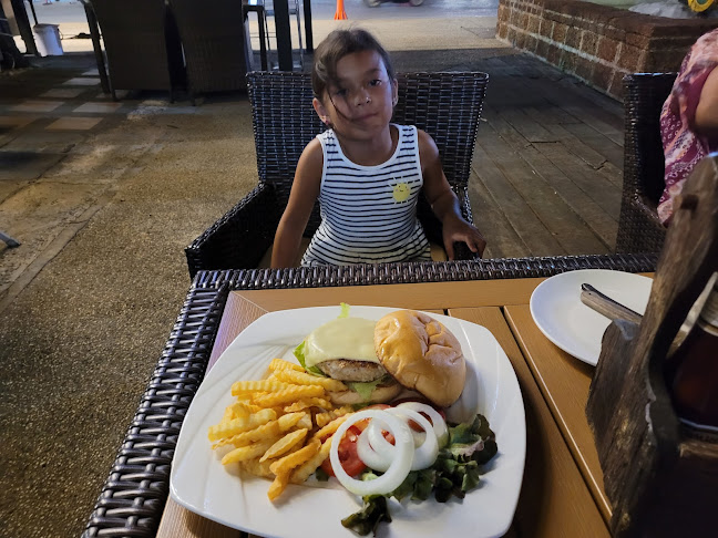 Khon Kaen Cowboy - การบริการอาหารและที่พัก