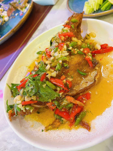 Opinii despre แหลมเจริญ ซีฟู้ด ระยอง în อำเภอเมืองระยอง - การบริการอาหารและที่พัก