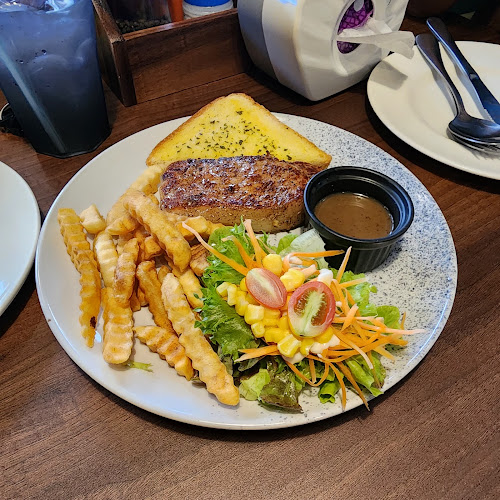 The Supper steak - เดอะ ซัปเปอร์ สเต็ก (ร้านสเต็กหาดใหญ่) - การบริการอาหารและที่พัก