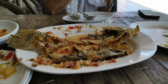 แหลมเจริญ ซีฟู้ด ระยอง - การบริการอาหารและที่พัก