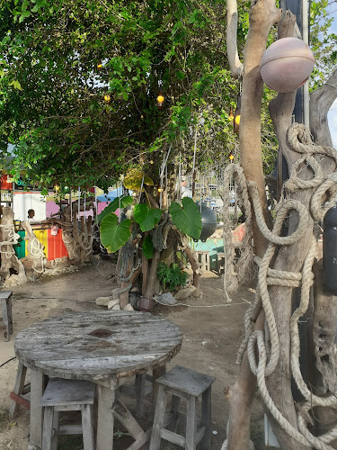 บ้านโรตี ทิชชู ป่าตอง (HALAL FOOD) - การบริการอาหารและที่พัก