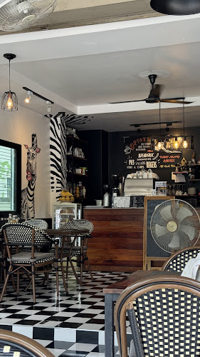 Opinii despre Zebra Cafe în อำเภอกะทู้ - การบริการอาหารและที่พัก