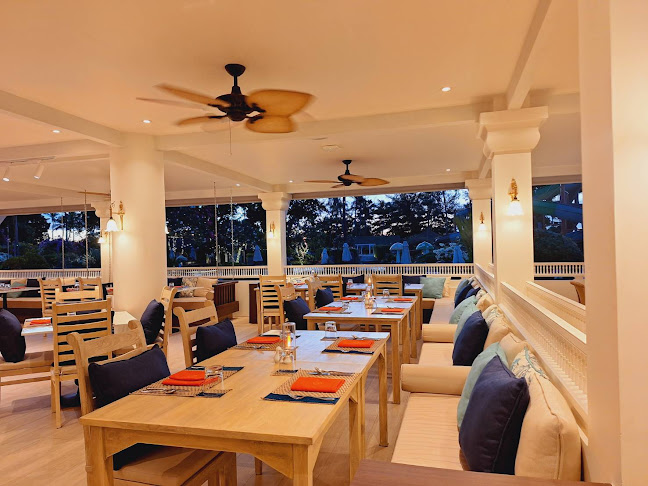 Opinii despre Ocean Rhyme - Thai Seafood Restaurant & Bar în อำเภอเมืองภูเก็ต - การบริการอาหารและที่พัก