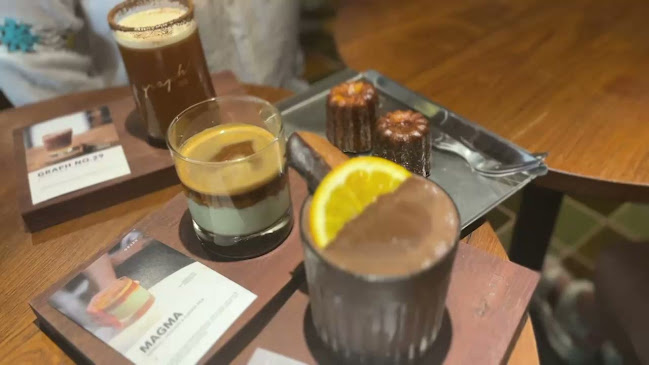 GRAPH Phuket - การบริการอาหารและที่พัก