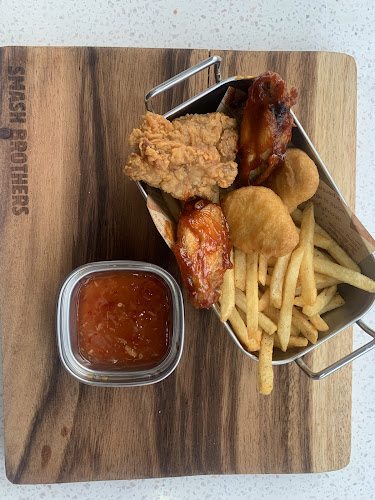 Opinii despre Smash Brothers în อำเภอบางละมุง - การบริการอาหารและที่พัก