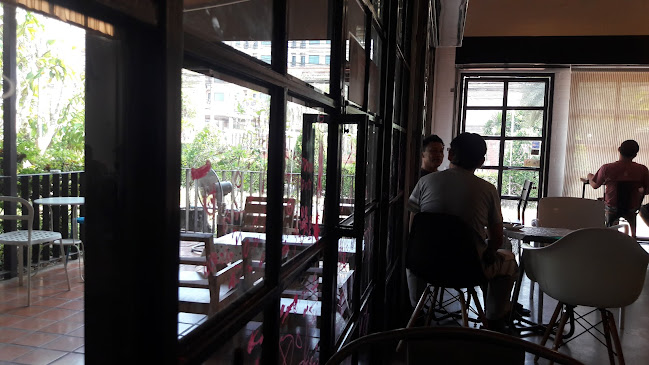 Comentarii opinii despre The Balcony