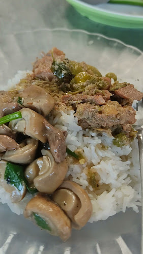 ร้านอาหารนงเยาว์ (ป่าไม้ เจ้าเก่า) - การบริการอาหารและที่พัก