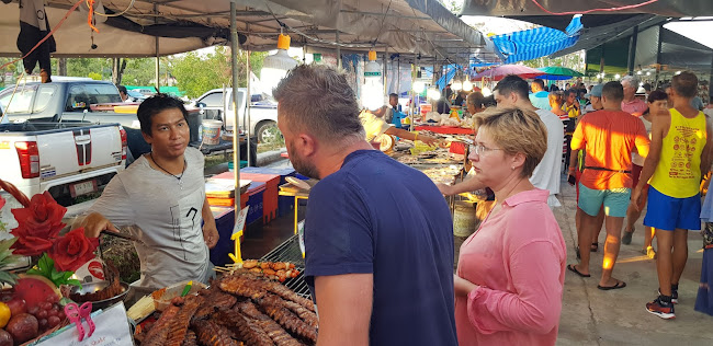 Opinii despre Canal Village Night Market în อำเภอถลาง - การบริการอาหารและที่พัก