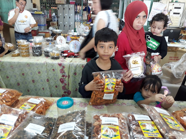 Ranu Kohyo - การบริการอาหารและที่พัก