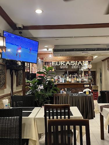 Eurasian Restaurant - การบริการอาหารและที่พัก