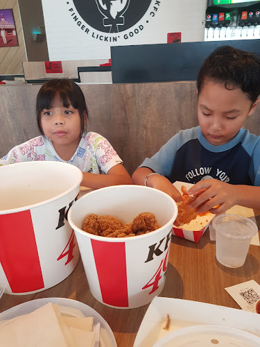 KFC Tontann Market (DT) - การบริการอาหารและที่พัก