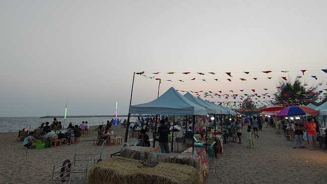 Opinii despre ตลาดแหลมรุ่งเรือง (ตลาดริมเล) în เมือง - การบริการอาหารและที่พัก