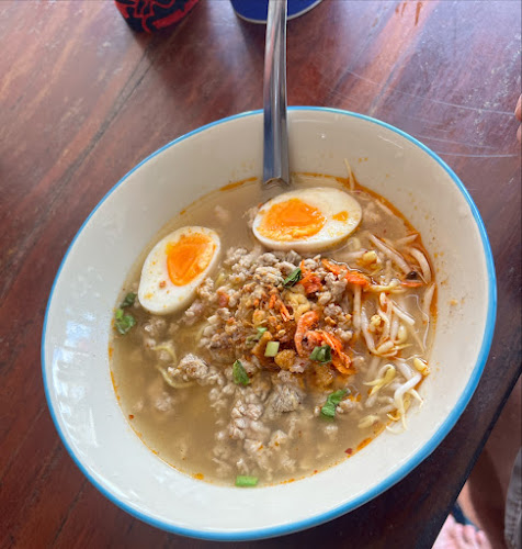 กาแฟสด&ก๋วยเตี๋ยวต้มยำไข่มะตูม - เมือง