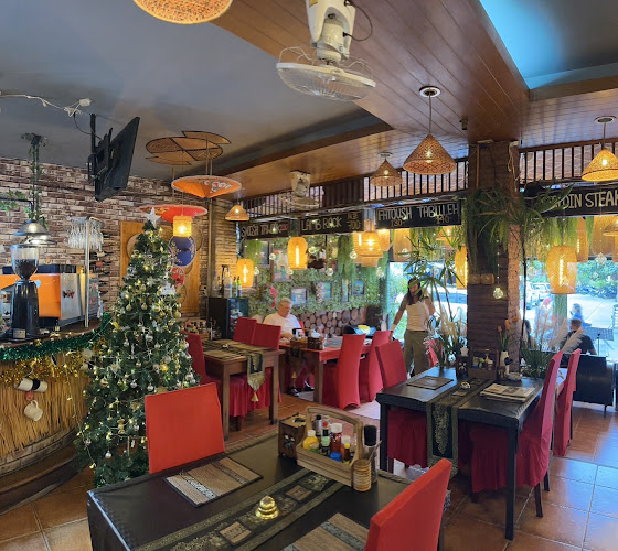 Jolly`s Hotel & Restaurant - การบริการอาหารและที่พัก