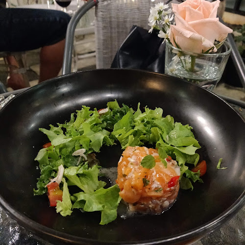 Billin Cafe&Bistro - การบริการอาหารและที่พัก