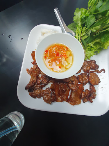 ครัวคุณฟ้าเวียดนามสะใภ้ไทย - การบริการอาหารและที่พัก