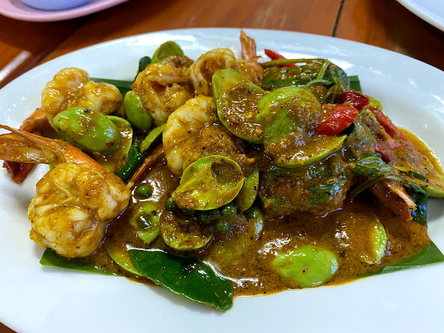 น้องวิน ข้าวต้มโต้รุ่ง เกาะสมุย - การบริการอาหารและที่พัก