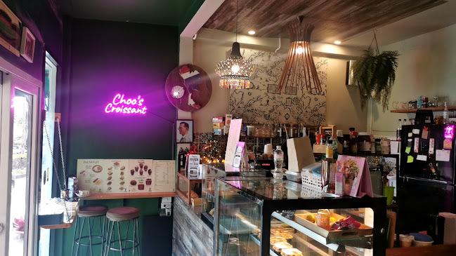 ชูว์ครัวซองต์ - การบริการอาหารและที่พัก