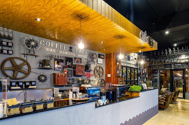 Coffee Talk Old Phuket Town - การบริการอาหารและที่พัก
