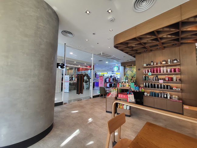 Opinii despre สตาร์บัคส์ ฮาร์เบอร์แหลมฉบัง în อำเภอศรีราชา - การบริการอาหารและที่พัก